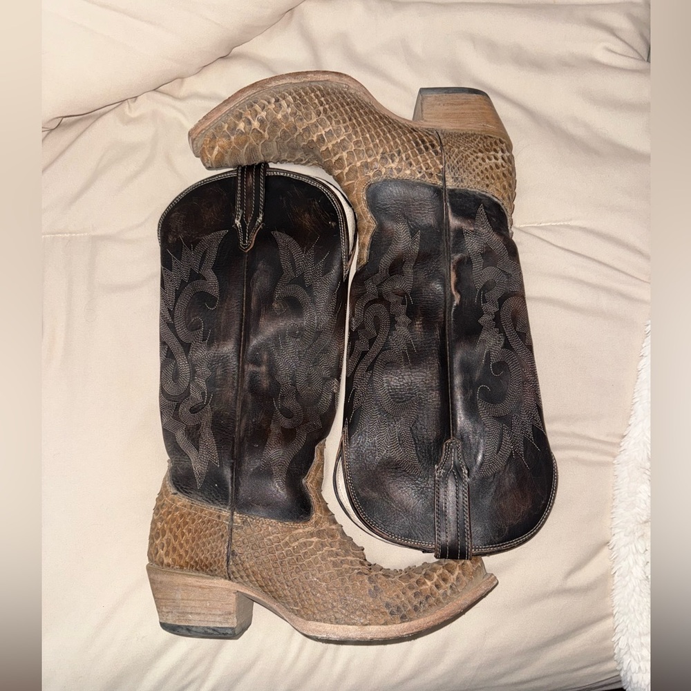 FREEBIRDS SIZE 9